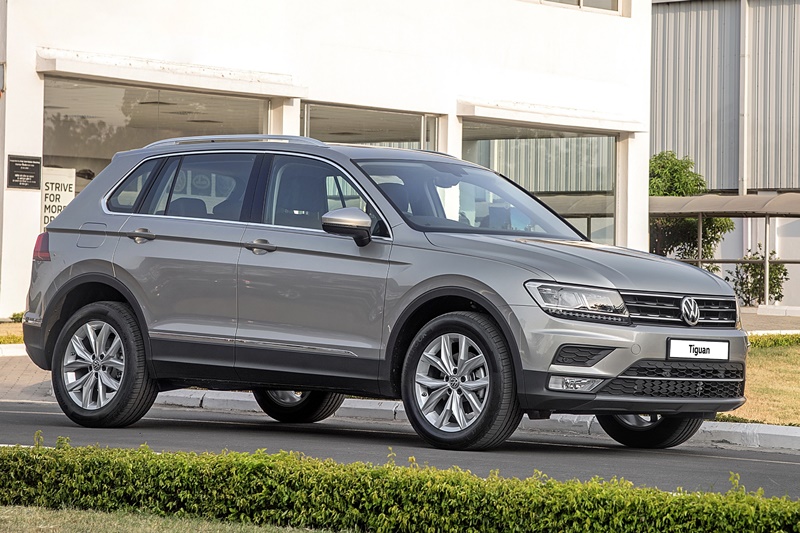 Volkswagen is ready to bring its new SUV Tiguan to India this year. Production of the Tiguan is currently underway. Powering the new Volkswagen Tiguan is likely to be a 2.0 litre TDI, four-cylinder turbo diesel engine that will generate 190 hp of power and 400 Nm of torque. The petrol engine will be a 1.4 litre TSI petrol unit that will develop 147 hp and 250 Nm of torque. It will be available in both manual and 7-speed DSG gearbox. It is expected to be prived at around Rs 30 lakh (ex-showroom, Delhi). Expected launch date: May