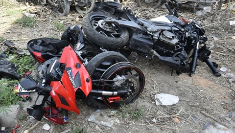 1 youngster dead, 2 seriously injured as stunt on Bajaj Dominar400 and Hyosung GT650 goes wrong