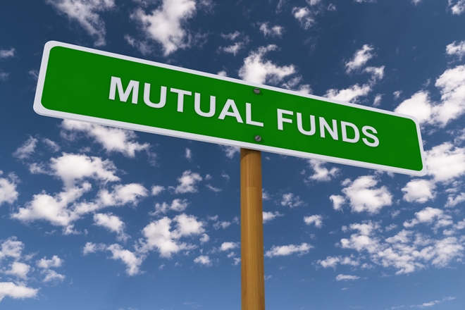 Mutual fund houses added over 77 lakh investor accounts in 2016-17, taking the total tally to a record 5.54 crore on growing interest of retail as well as HNI investors. Mutual fund houses added over 77 lakh investor accounts in 2016-17, taking the total tally to a record 5.54 crore on growing interest of retail as well as HNI investors.