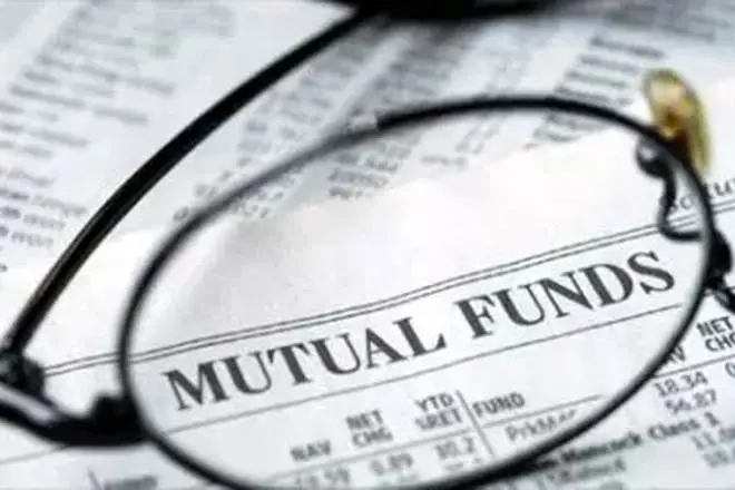 MF investments, mutual funds, risk of investors, exchange traded fund, Assess the risk, Sharpe, Treynor Ratios, Standard Deviation, IT sector