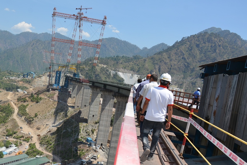 Chenab bridge, Chenab bridge images, Chenab bridge project details