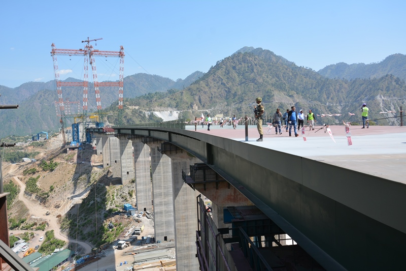 Chenab bridge, Chenab bridge images, Chenab bridge project details