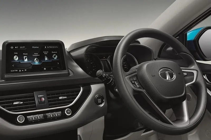 The Nexon gets a centrally mounted 6.5 inch HD display touchscreen which comes with Tata's ConnectNext as standard, but customers can also get Android Auto and Apple Car play. There's an automatic climate control and eight Harman speakers designed and placed by specialists to maximise acoustic appeal.