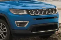  Signature seven slat front grille with round headlamp cluster makes the Jeep Compass stand out of the crowd 