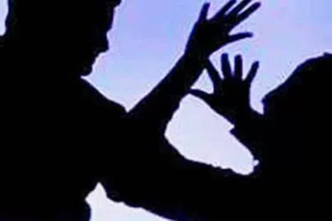 maharashtra bjp leader kissing video, bjp leaders bus kiss video, bjp leader rape video, kissing video, bjp leader, Bharatiya Janata Party‬, ‪Maharashtra‬, ‪Gadchiroli district‬, ‪Chandrapur‬‬, Nagpur, BJP leader Ravindra Bawanthade, bjp leader viral mms, viral video, whatsapp viral video, Ravindra Bawanthade, rape