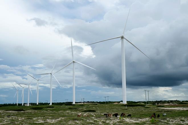 FY18, FY17, Wind capacity addition,  India Ratings, ministry of new and renewable Energy, Solar Power Peaks, Hybrid plants, Financial Express