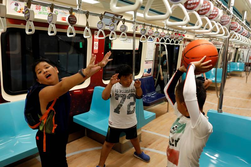 Summer Universiade, Summer Universiade taipei, taipei taiwan Summer Universiade, 2017 Summer Universiade, Taipei subway train, Mass Rapid Transit, Summer Universiade 2017, swimming pool floor, sports-themed train, sports-themed train taiwan