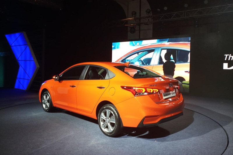 Powering the new Verna is a 1.6-litre petrol and diesel engine. The petrol unit produces 123 hp of power and 151 Nm of torque, while the diesel versions generate 128 hp and 260 Nm of torque. The units are mated to a 6-speed manual and a 6-speed automatic gearbox. The fact that both petrol and diesel engines can be ordered with an automatic gearbox and not just in upper but some lower variants as well give the car a big edge over most of its competition.