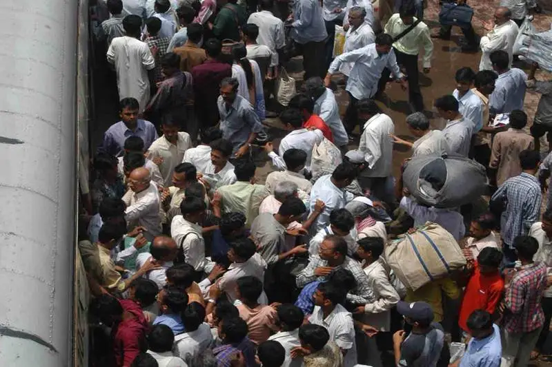 Mumbai‬, ‪Prabhadevi railway station‬‬, Elphinstone road station, Elphinstone road station stampede, Elphinstone stampede, Elphinstone railway station stampede, mumbai local, mumbai local train, mumbai local train images, mumbai local rush, mumbai local train rush