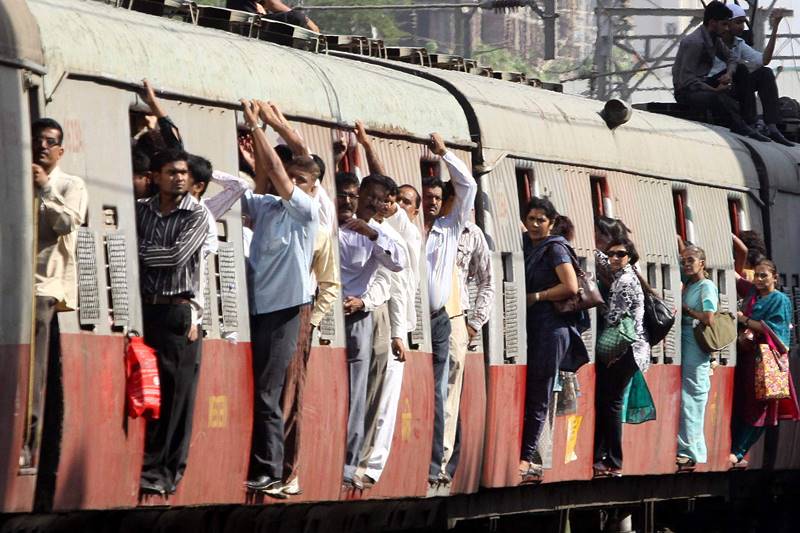Mumbai‬, ‪Prabhadevi railway station‬‬, Elphinstone road station, Elphinstone road station stampede, Elphinstone stampede, Elphinstone railway station stampede, mumbai local, mumbai local train, mumbai local train images, mumbai local rush, mumbai local train rush