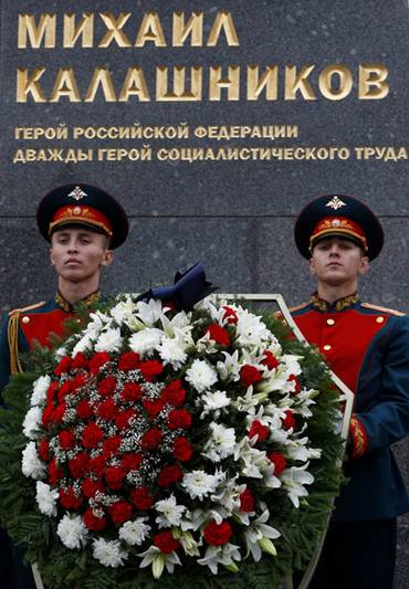 AK-47 rifle, Mikhail Kalashnikov, Kalashnikov monument, AK-47 rifle designer, AK-47 inventor, Kalashnikov, Kalashnikov ak-47, Kalashnikov pics, Kalashnikov monument pics
