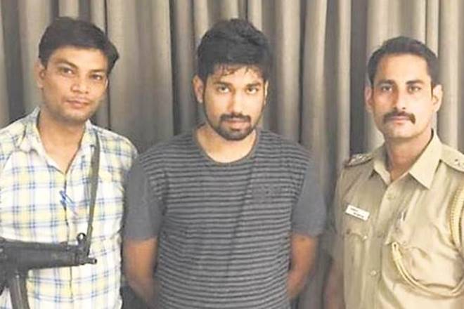delhi woman, fake text message app, Rs 52,000 fraud, Delhi Police, Rishi Kapoor, Nisha Gajwani, Apple MacBook, Mayur Vihar, Android applications, Android phone, online application, net banking, NEFT fraud