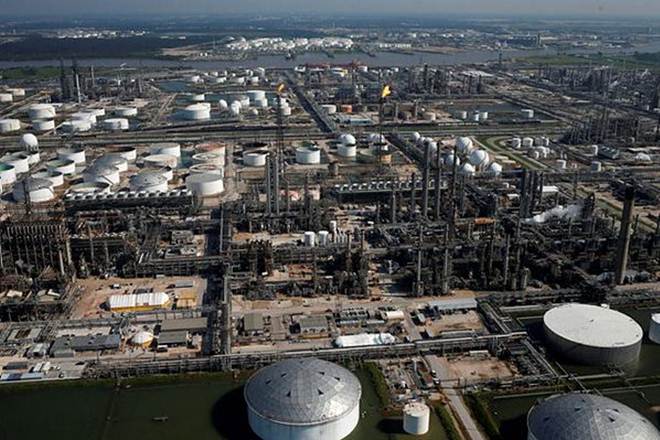 Hurricane Harvey, US Gulf Coast refineries, us refineries, refineries hurricane harvey, Tropical Storm Harvey, harvey, harvey news, Exxon Mobil Corp, Citgo Petroleum Corp