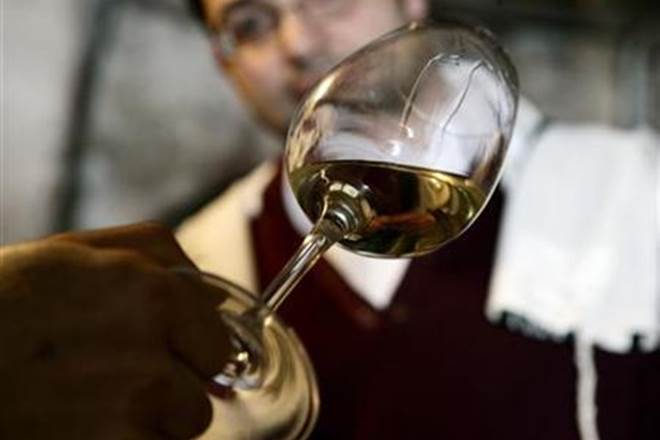 tea wine, tea liquor, liquor from tea, wine from tea