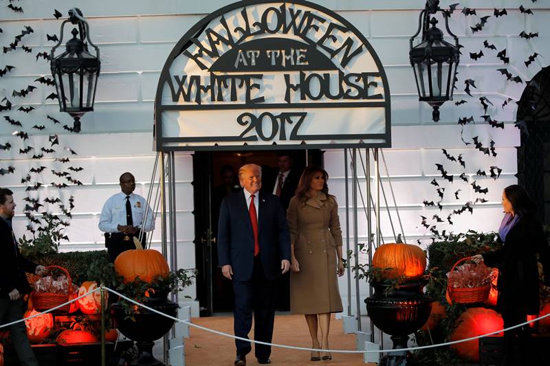 halloween halloween 2017, donald trump, melania trump, halloween at white house, halloween 2017 at white house, donald trump celebrates halloween