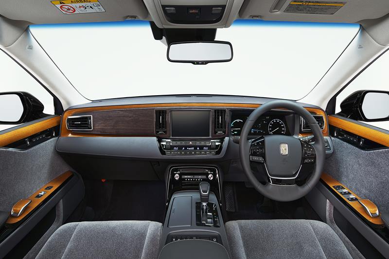 Toyota claims that the seat upholstery is made of high-quality materials, including 100% wool that is extremely flexible and soft. The black heather-patterned decoration in the center of the instrument panel gives it a additional luxury quotient. A multi-operational LCD panel located in the central armrest enables passenger control of all seats, air conditioning, and audio controls.