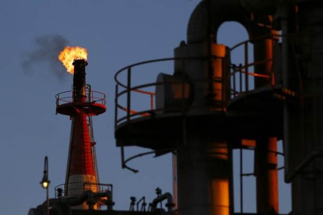 oil prices,  Saudi Arabia, Fitch Ratings, world biggest oil exporter, Saudi Arabian Oil Co, Riyadh, Saudi Arabia sovereign credit rating