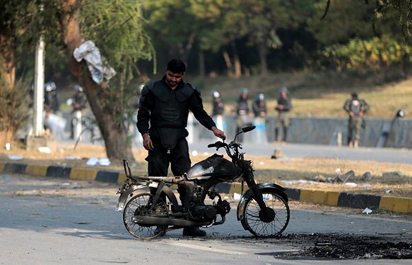 islamabad, islamabad sit in, islamabad dharna, islamabad operation, islamabad protest, islamabad clash, pakistan clash, pakistan news, pakistan media, world news
