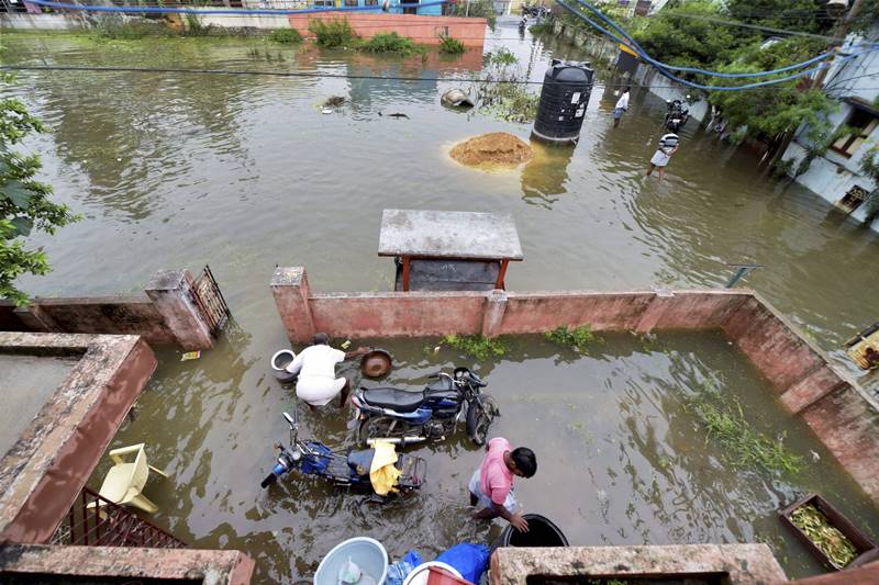 chennai rains, chennai rains live, chennai weather, chennai transport, tamil nadu rains, tamil nadu weather, Tiruvallur, Kancheepuram, chennai flights, chennai trains, chennai airport, tamil nadu weather, chennai weather forecast, weather forecast, chennai current weather, chennai temperature, chennai current temperature, chennai news, chennai latest news, tamil nadu news, tamil nadu latest news