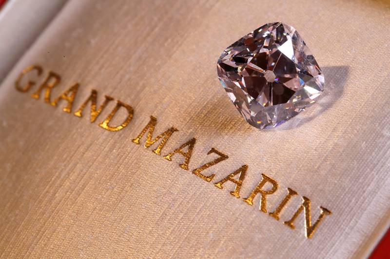 diamond, giant diamond, Geneva auction, diamond at Geneva auction, pink diamond, emerald necklace, necklace, Le Grand Mazarin, Swiss jeweler de Grisogono, auction