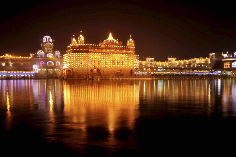 guru nanak jayanti, guru nanak jayanti 2017, guru nanak jayanti celebrations, guru nanak jayanti rituals, guru nanak jayanti gatka, guru nanak jayanti gurudwara, guru nanak jayanti india, guru nanak jayanti news, about guru nanak jayanti, guru nanak jayanti kritan, guru nanak jayanti nagar kirtan, guru nanak jayanti katha, guru nanak jayanti langar, Pakistan India Sikh, sikh, sikhs in india, guru nanak dev
