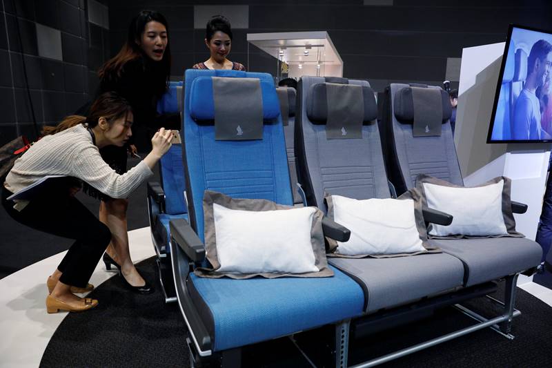 singapore airlines, Airbus A380, first class suites, luxurious suites, economy class, premium airlines, Etihad Airways, Emirates, A380s, first class seats