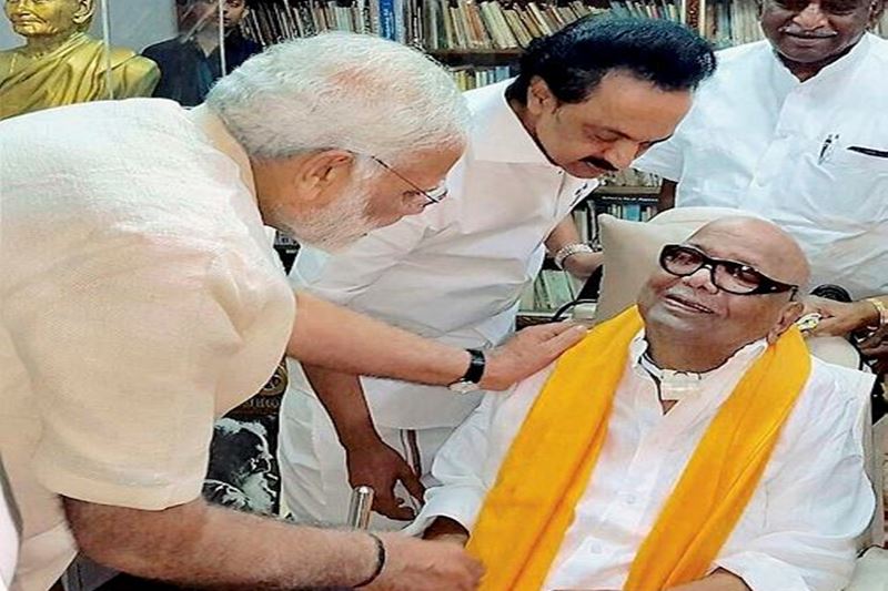 PM Narendra Modi visits DMK chief M Karunanidhi, PM Narendra Modi visits DMK chief M Karunanidhi 2017, Gopalapuram residence in Chennai, Modi sat next to Karunanidhi and held his hands, Governor Banwarilal Purohit, Chief Minister Palaniswami, DMK Working President M K Stalin, ailing party president M Karunanidhi