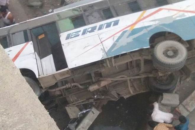 Hardoi bus accident kills at least two, injures 34 (Source: ANI)