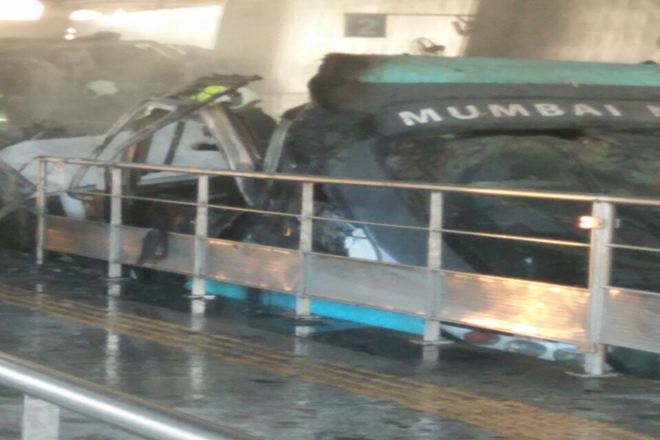 mumbai monorail, mumbai monorail fire, train fire, two coaches burnt, mysore colony station