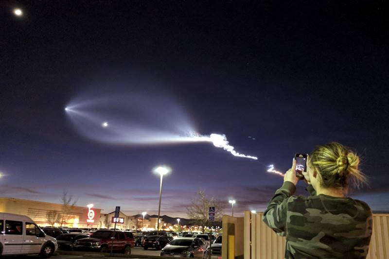 SpaceX, Falcon 9 rocket, SpaceX Falcon 9 rocket, rocket, Falcon 9, California, show of light, mystery light, satellite, world news, science, science news, technology