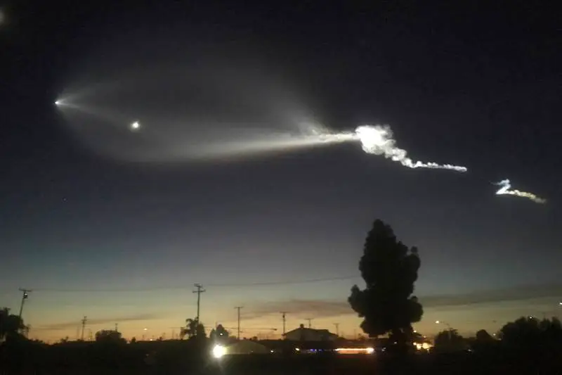 SpaceX, Falcon 9 rocket, SpaceX Falcon 9 rocket, rocket, Falcon 9, California, show of light, mystery light, satellite, world news, science, science news, technology