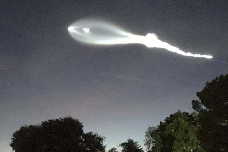 SpaceX, Falcon 9 rocket, SpaceX Falcon 9 rocket, rocket, Falcon 9, California, show of light, mystery light, satellite, world news, science, science news, technology