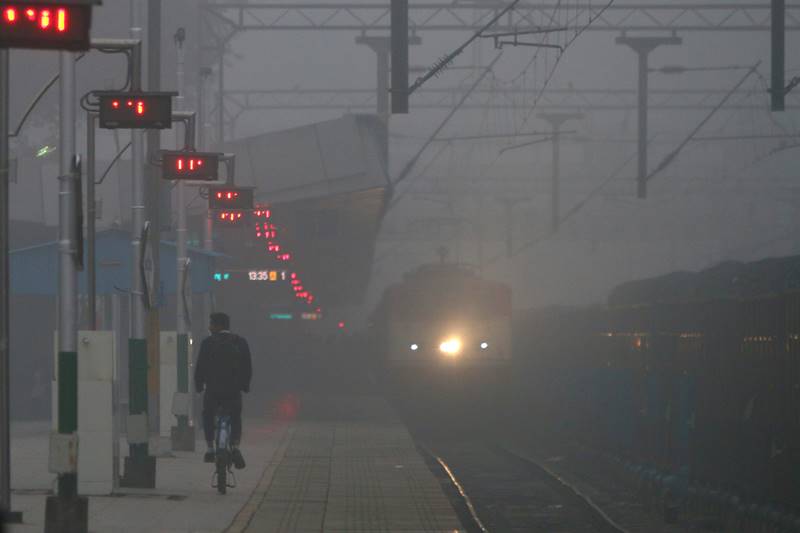 delhi cold, cold wave, cold wave in delhi, Foggy morning, 15 trains cancelled, train cancelled, winter season, fog, snowfall, delhi temperature, trains cancelled, trains delayed, north india, latest news