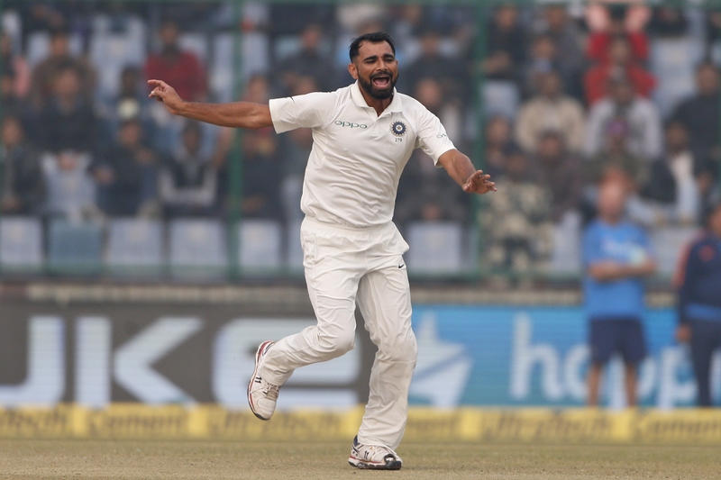 India vs Sri Lanka Highlights, virat kohli double century, sri lankan players halt play, sri lankan players wear masks, india vs sri lanka test disrupted, smog hit india vs sri lanka test