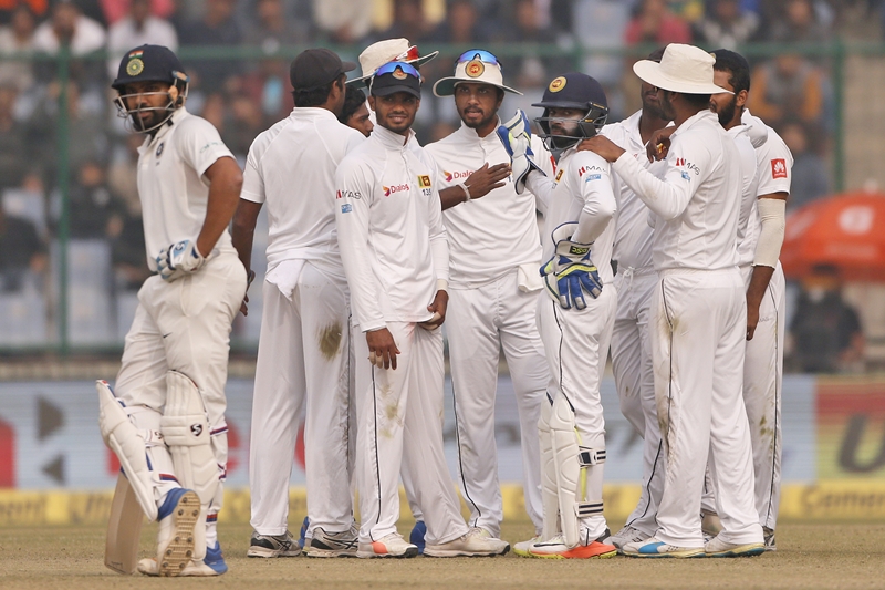 India vs Sri Lanka Highlights, virat kohli double century, sri lankan players halt play, sri lankan players wear masks, india vs sri lanka test disrupted, smog hit india vs sri lanka test