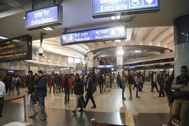 Delhi metro, Rajiv Chowk Metro station, Delhi metro Connaught Place, Noida, Commuters