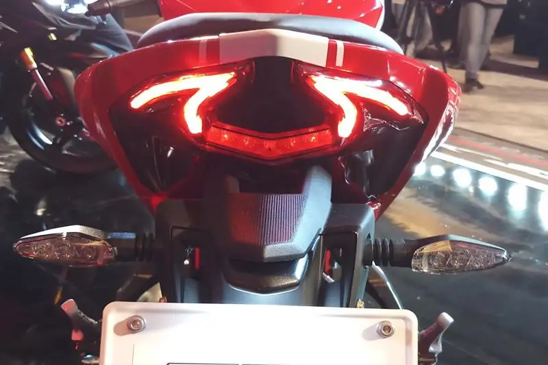 The 310 cc motor, has been built in collaboration between TVS and BMW, although the ECU on the Apache is unique and the engine tune is more suited for quicker acceleration and fueling.