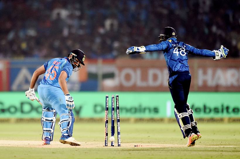 Virat Kohli, MS Dhoni, Rohit Sharma, ravi shashtri, Hardik Pandya, Ashwin, Ajinkya Rahane, Bhuvneshwar Kumar, cricket salary, cricket player salary, salary of cricketers, money crickters get, BCCI, ICC, Umesh Yadav, Manish Pandey, Suresh Raina, Amit Mishra, Anil Kumble, virat vs dhoni, india vs sri lanka, Grade A players, Grade b players, Grade c players