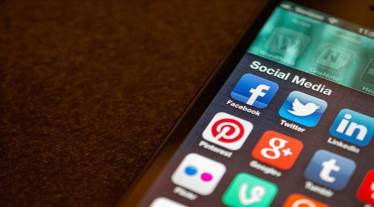social media, promoted content, promotion content, promoted articles, paid content, paid articles, paid news, paid media, social media cons, selling buying online, social media has lost its purpose