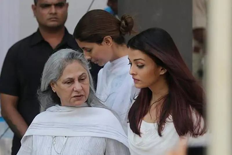 IN PICS | Sridevi funeral: Huge number of fans, Bollywood bigwigs pay last respects to legendary Bollywood actress