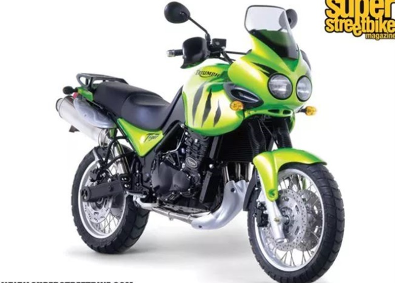 2002 Triumph Tiger: Triumph Motorcycles has some of the nicest looking bikes in its lineup, but it wasn't always like this. Triumph Tiger is actually a cool looking machine but it went through an 'ugly' phase in 2002, especially with those garish tiger stripes and a Martian green paint job. (Image: superstreetbike)