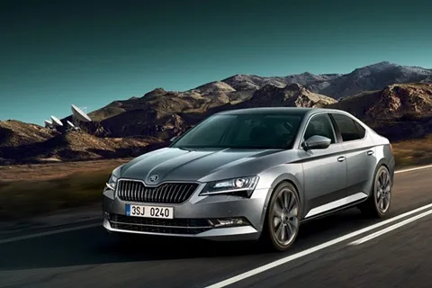 New 2018 Skoda Superb facelift unveiled, gets new variants: India launch likely in 2018