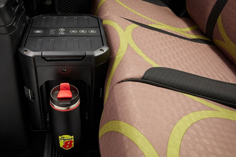 The coffee machine in the second row of seats is one of the things that set this wrangler apart. And this isn’t your run of the mill coffee dispenser either, its a gourmet machine that can dispense everything from a cappuccino to an espresso and everything in between right into your specially designed travel mug.