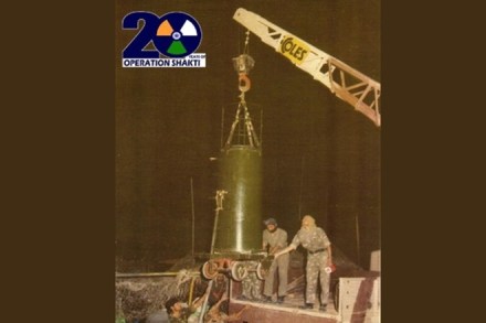 Official from the BARC, DRDO and Indian Army ready the store before lowering in May 1998. (Source: MoD Twitter)