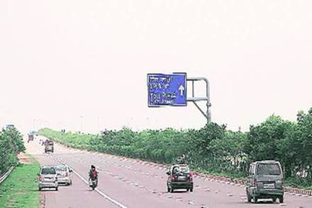 expressway, larsen and toubro, NHAI, roadways, highway, Agra Lucknow Expressway, Samajwadi Party, Akhilesh Yadav, Amitabh Kant, Niti Ayog