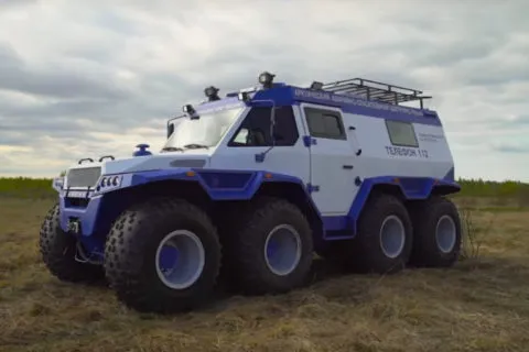 Avotors Shaman: A 8×8 Amphibious SUV that can drive on water For Rs 1.02 Crore