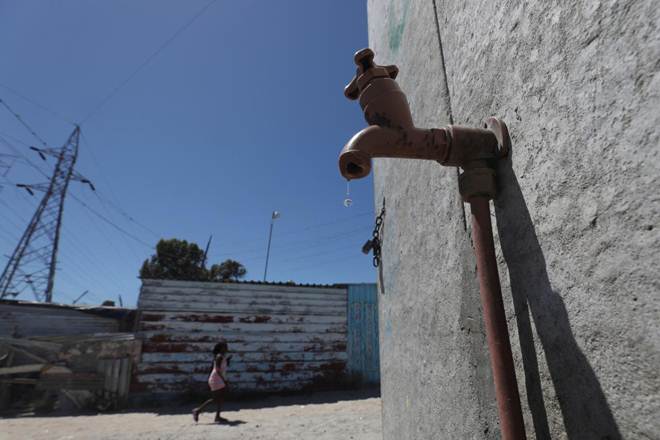water crisis, water crisis in india, water crisis in delhi, Delhi, Bangalore, Hyderabad, water pollution, Niti Aayog, india