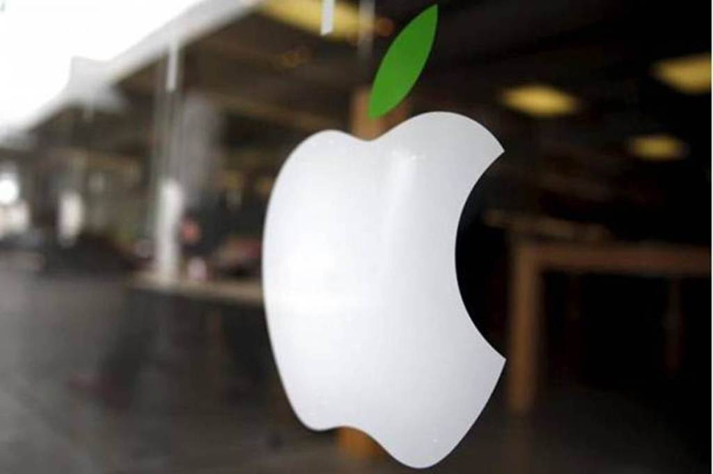 Apple, Qualcomm battle over possible ban on some US iPhone imports