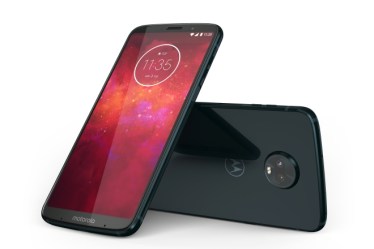 Moto Z3 Play is carved out of a 6000 series aluminium along with resistance against water splashes