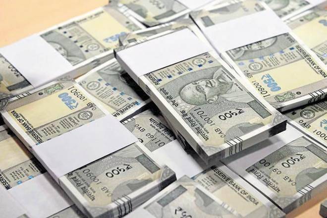 Seven people were arrested from Punjab and Jharkhand which brought into light a countrywide network of fraudsters who had cheated over a thousand people by posing as customer care representatives of banks.